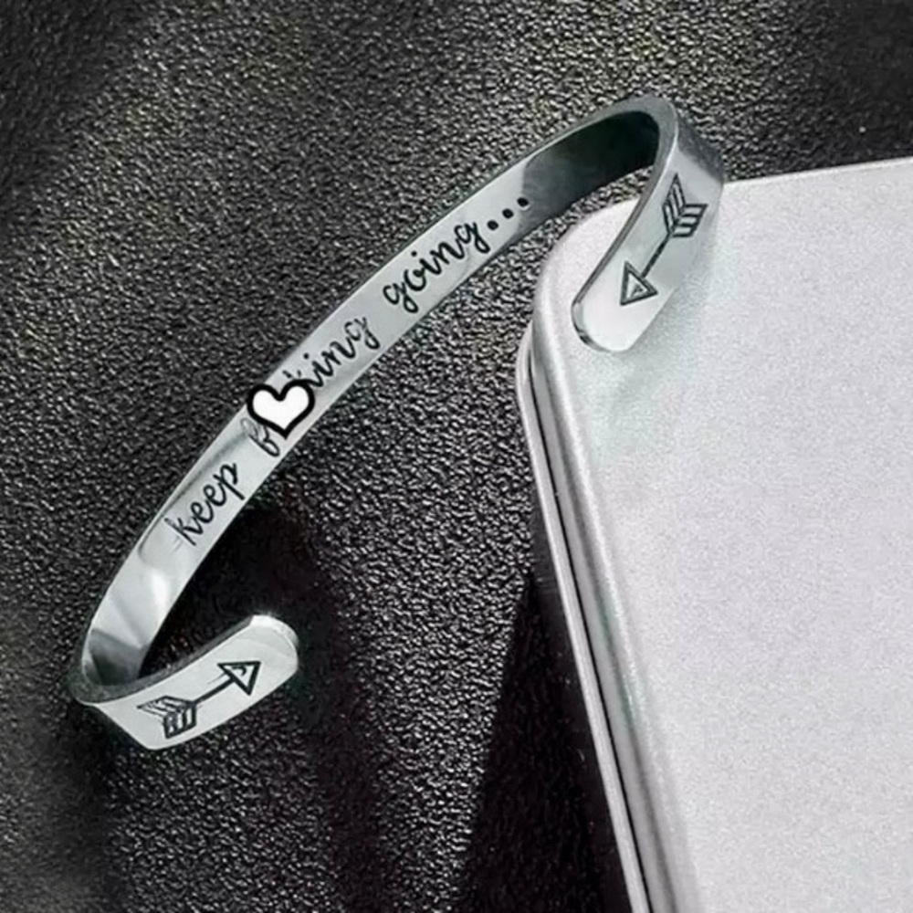 🎁 Hidden Message Bracelet Keep #!%#!* Going NWOT